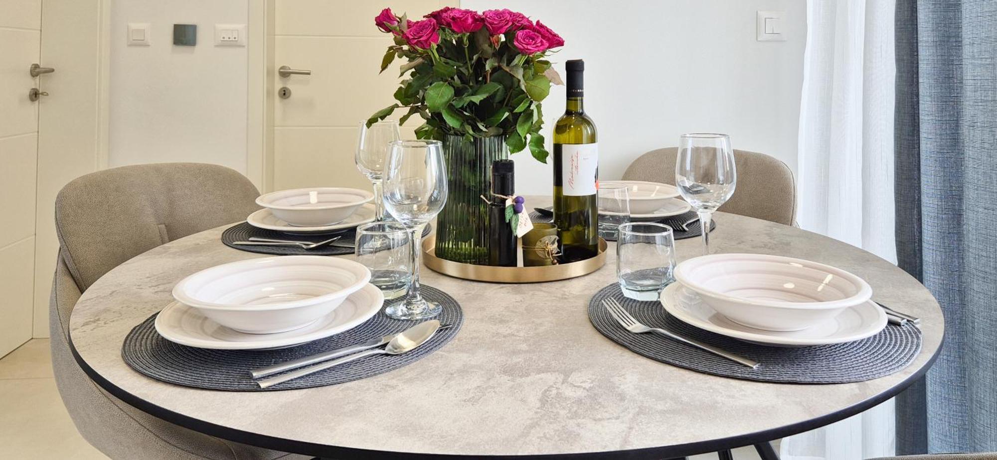 Apartments Laura & Nino พูลา ภายนอก รูปภาพ