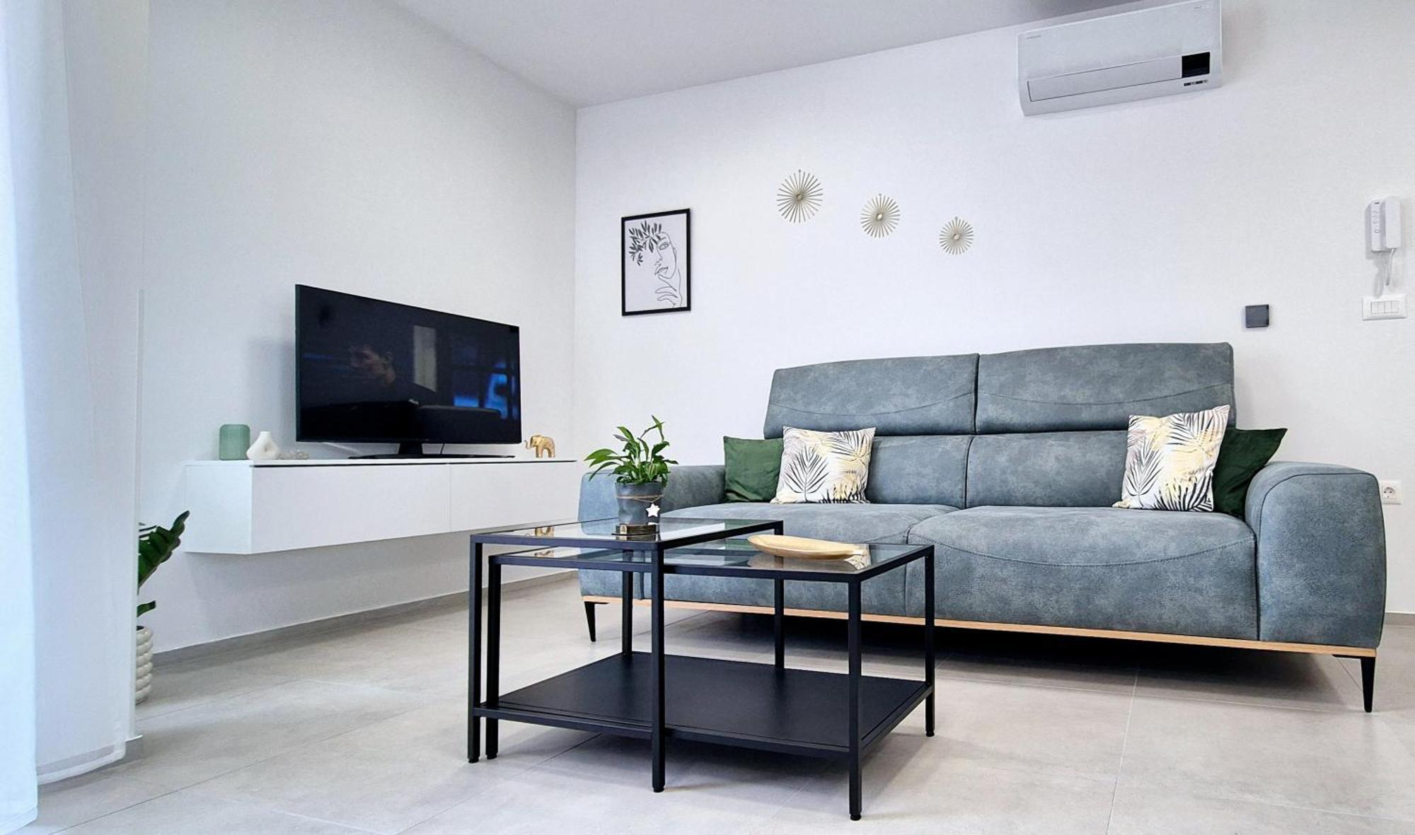Apartments Laura & Nino พูลา ภายนอก รูปภาพ