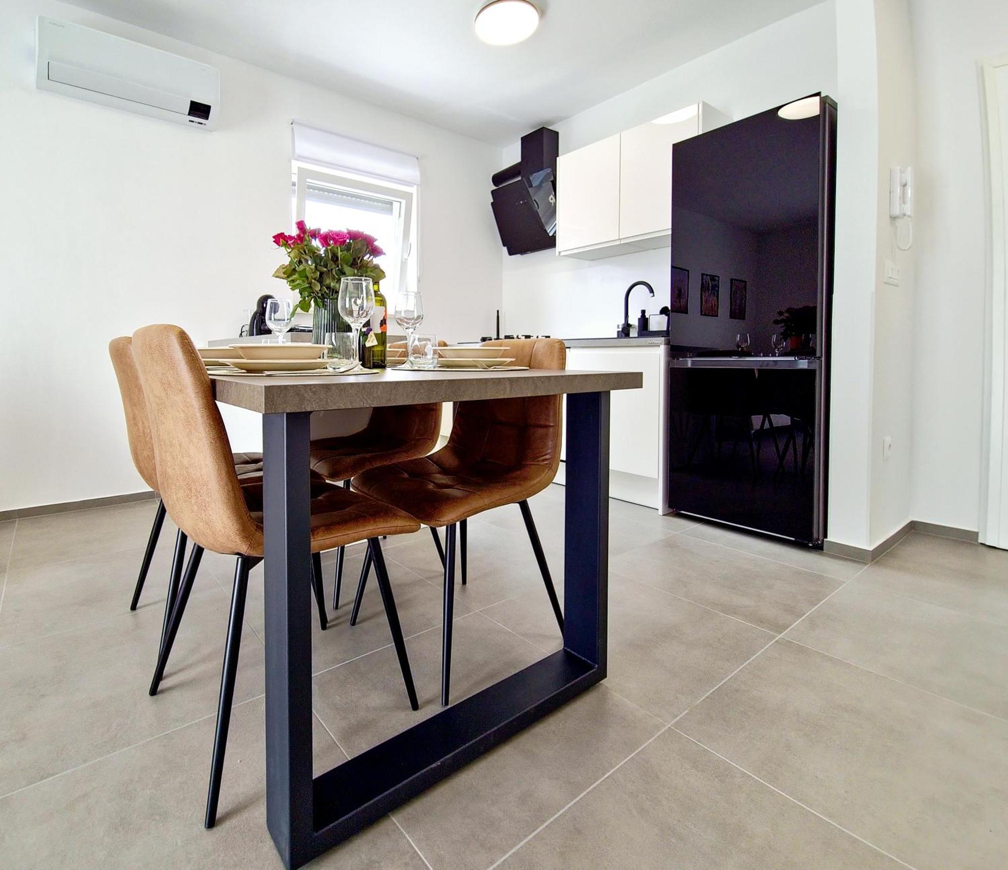 Apartments Laura & Nino พูลา ภายนอก รูปภาพ